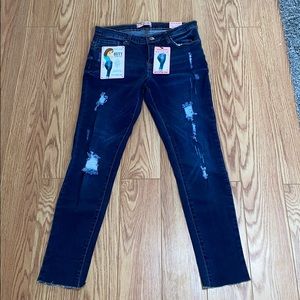 NWT Mid Rise Skinny Jeans